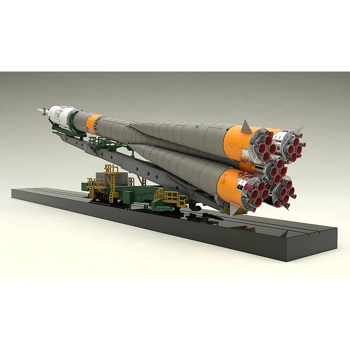 GOOD SMILE COMPANY Soyuz Rocket & Transport Train 1/150 Scale Plastic Model (Re-run) 2 GOOD SMILE COMPANY Soyuz Rocket & Transport Train 1/150 Scale Plastic Model (Re-run) - Image 2