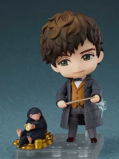 GOOD SMILE COMPANY Nendoroid Fantastic Beasts Newt Scamander -Figures and Dolls Store e0e43c1242184fbe871443f64a5e6e10.jpg